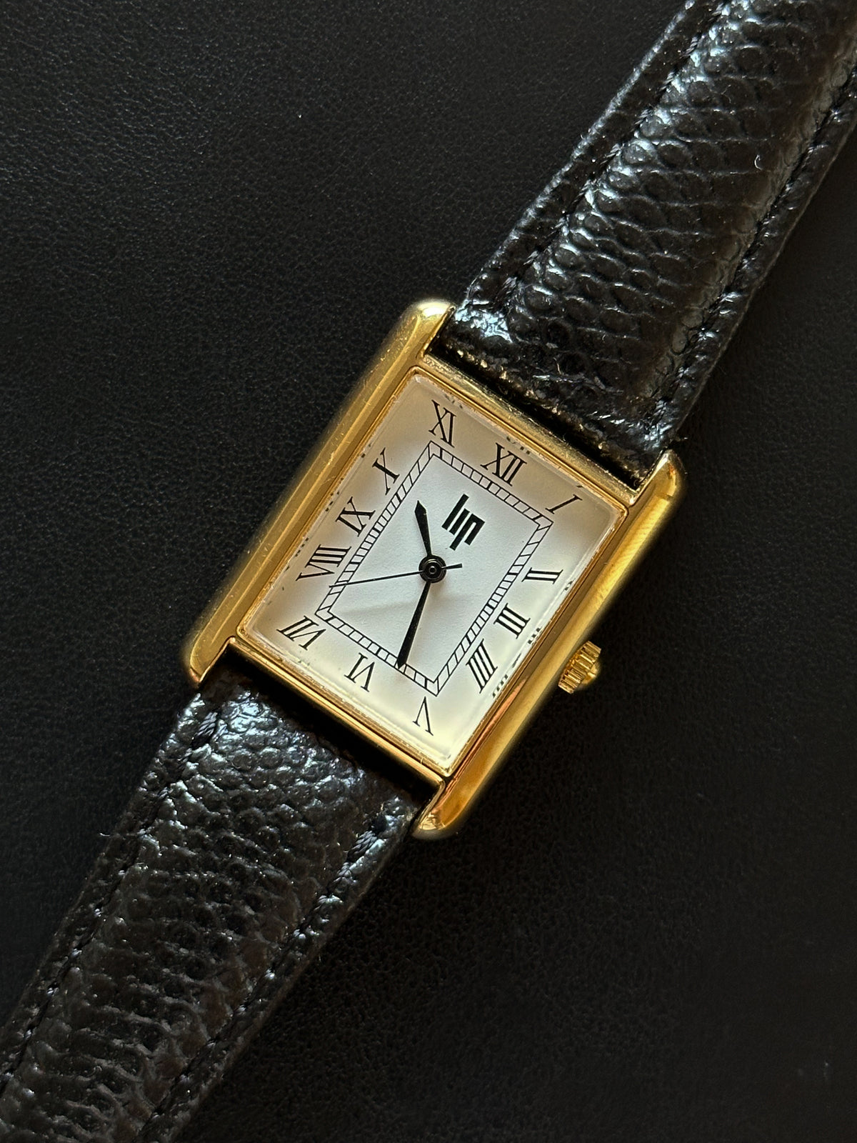 Montre Lip Tank à Quartz - Cadran Noir - Occasion - Fonctionne - Modèle Unisexe